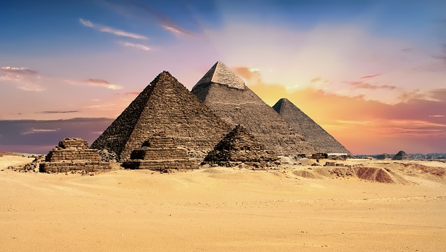 pyramidy egypt.jpg